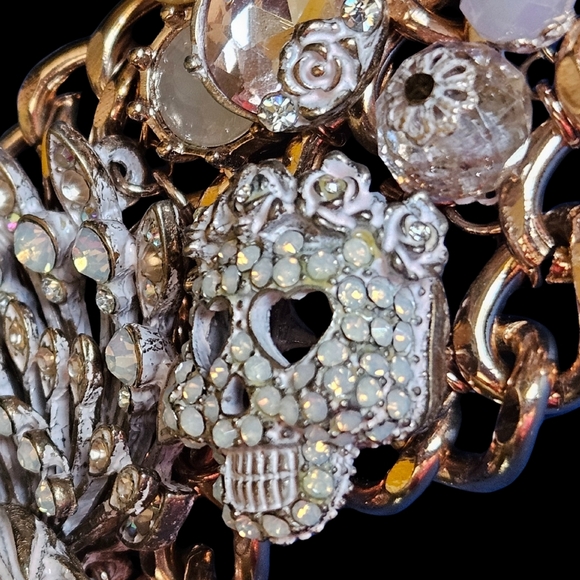 💀🦚Betsey "PINKTINA Collection Skull Peacock Bracelet A-B stones - NWT🦚💀 - Picture 7 of 15